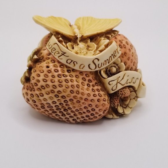 Harmony Kingdom Other - Harmony Kingdom Sweet As A Summer Kiss Strawberries Strawberry Figurine England